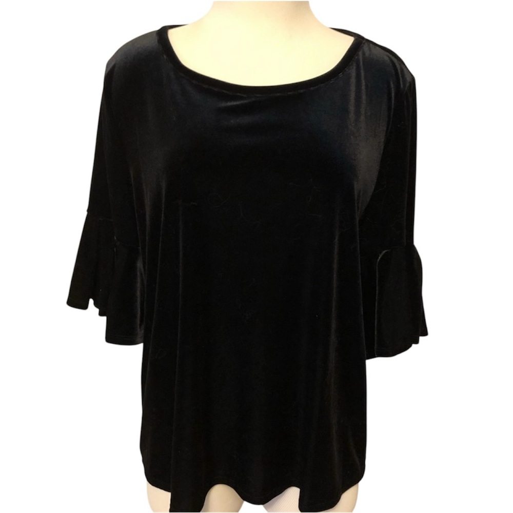 NWOT! CeCe Black Velvet Ruffled Sleeve Top Size XL
